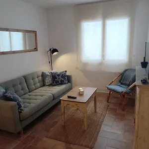 https://apartamento-moderno-en-llafranc-delante-de-la-playa-sin-vistas.topcostabravahotels.com